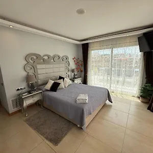 https://apartamento-amposta.catalonia-hotels.com